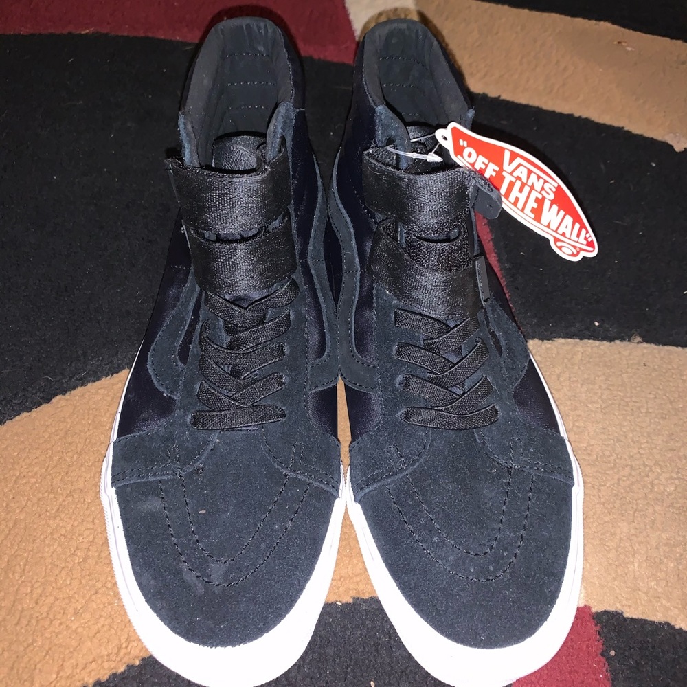 BRAND NEW W TAGS Sk8-Hi Reissue V